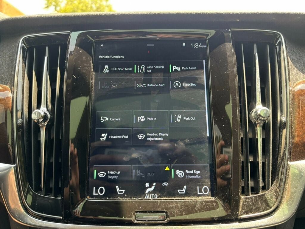 Used 2019 Volvo S90 T6 Momentum AWD/4WD image 26