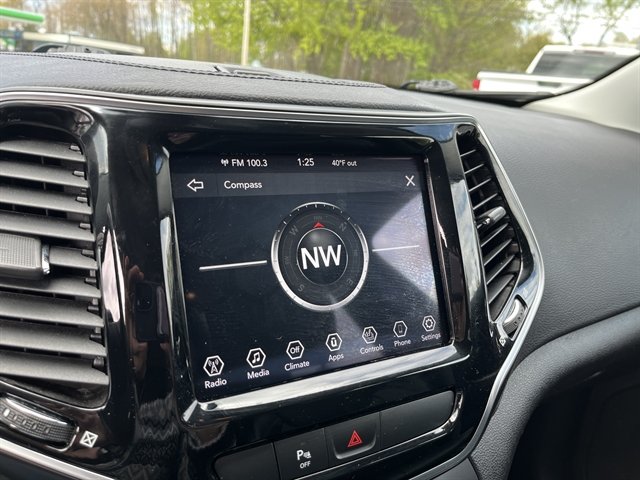 Used 2020 Jeep Cherokee Limited AWD/4WD image 28