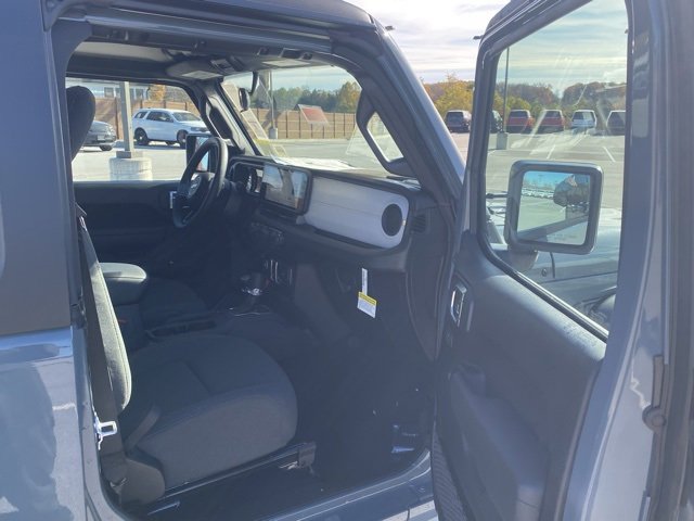 New 2026 Chevrolet Corvette Stingray Convertible w/ 1LT image 27