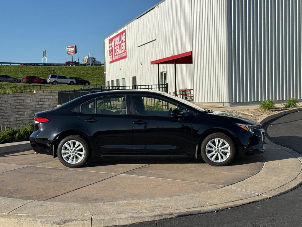 Certified 2025 Toyota Corolla LE w/ LE Premium Package image 2