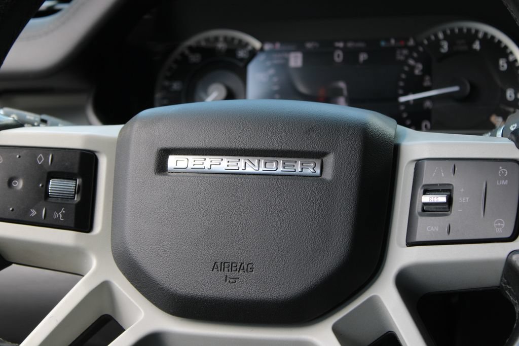 Used 2023 Land Rover Defender 110 SE AWD/4WD image 9