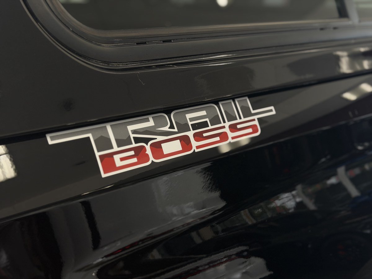 Used 2022 Chevrolet Silverado 1500 LT Trail Boss w/ LT Trail Boss Premium Package AWD/4WD image 26