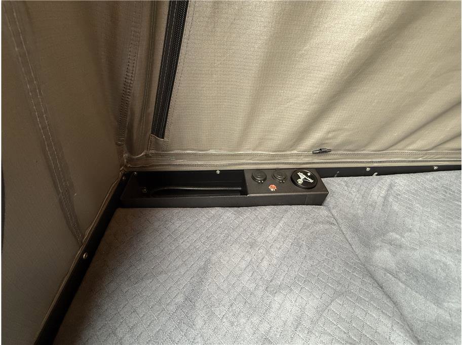 Used 2017 Toyota Tacoma TRD Off-Road image 23