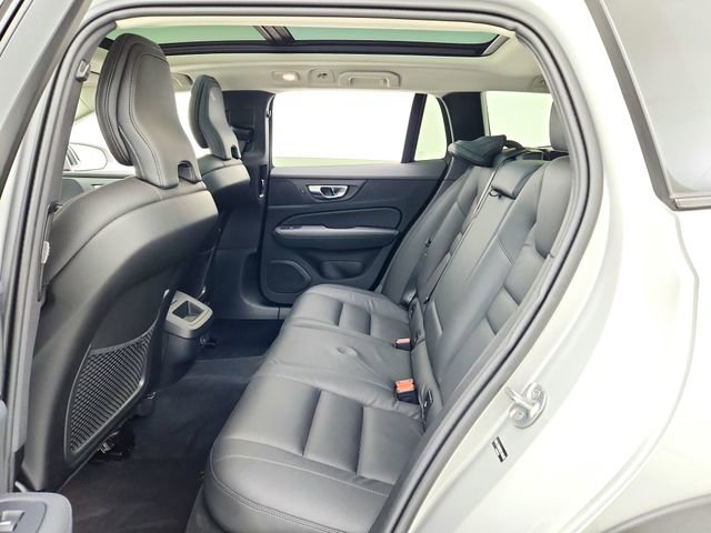 Certified 2025 Volvo V60 B5 Cross Country Plus image 30