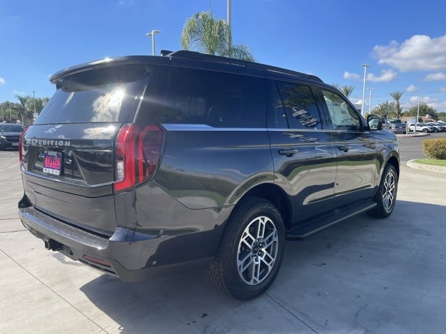 New 2025 Ford Expedition Active image 5