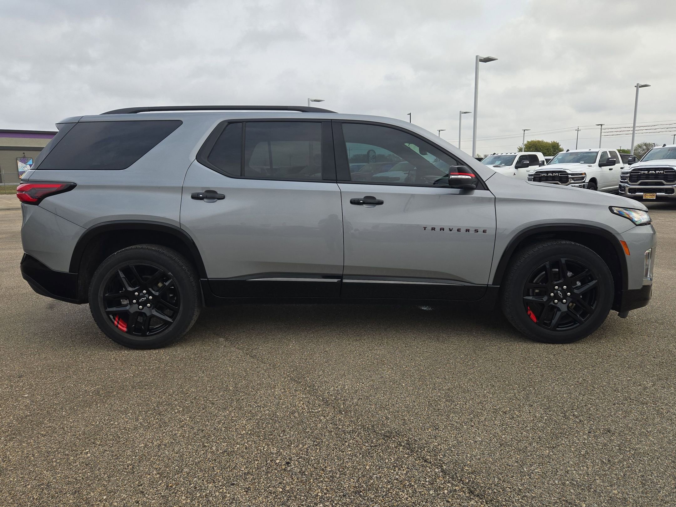 Used 2023 Chevrolet Traverse Premier w/ Redline Edition image 2