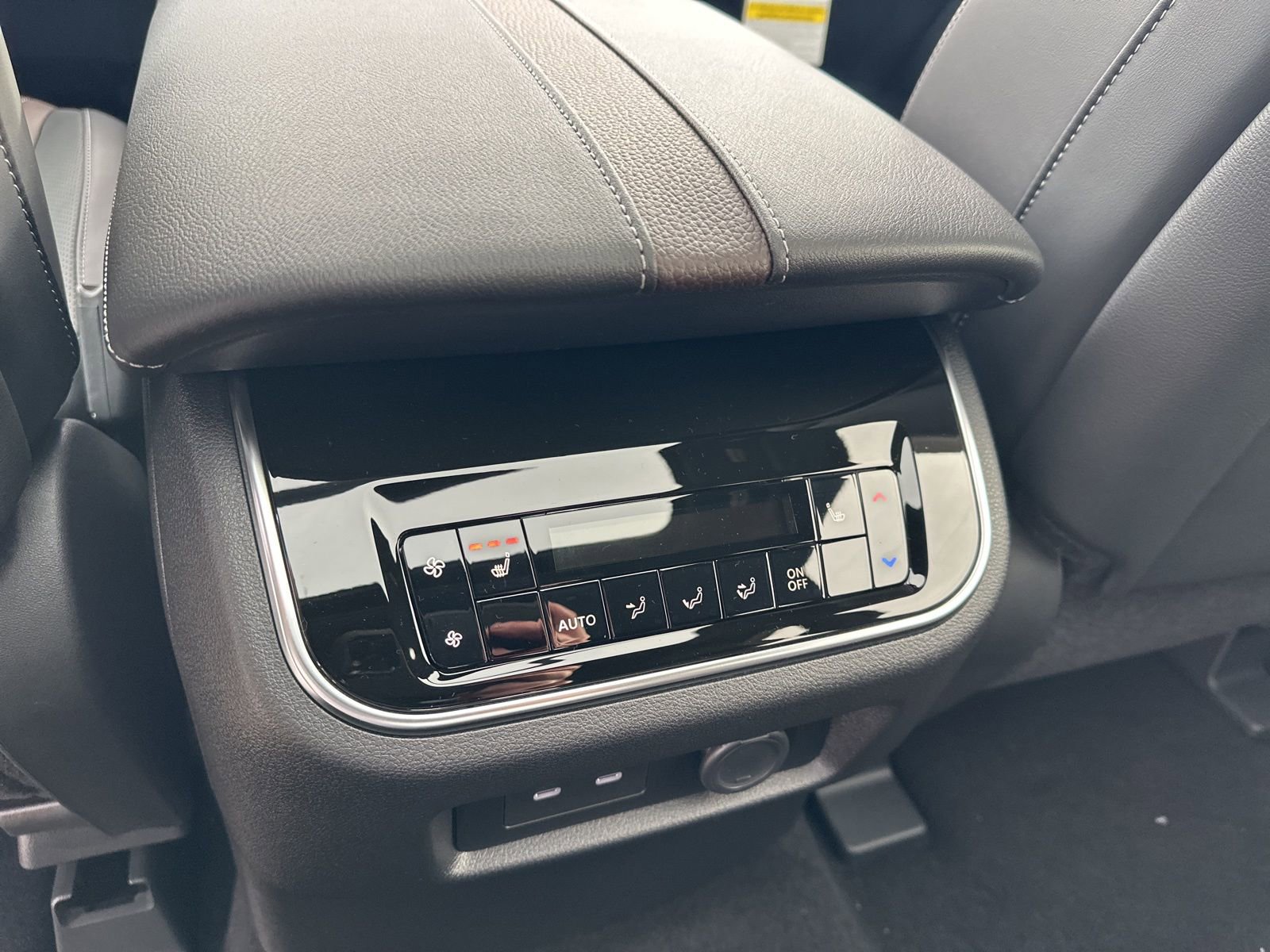 New 2026 Nissan Armada Platinum Reserve image 26