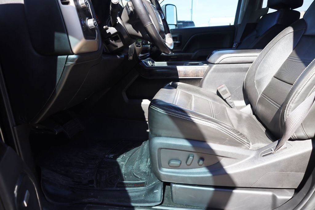 Used 2015 GMC Sierra 3500 Denali w/ Duramax Plus Package image 11