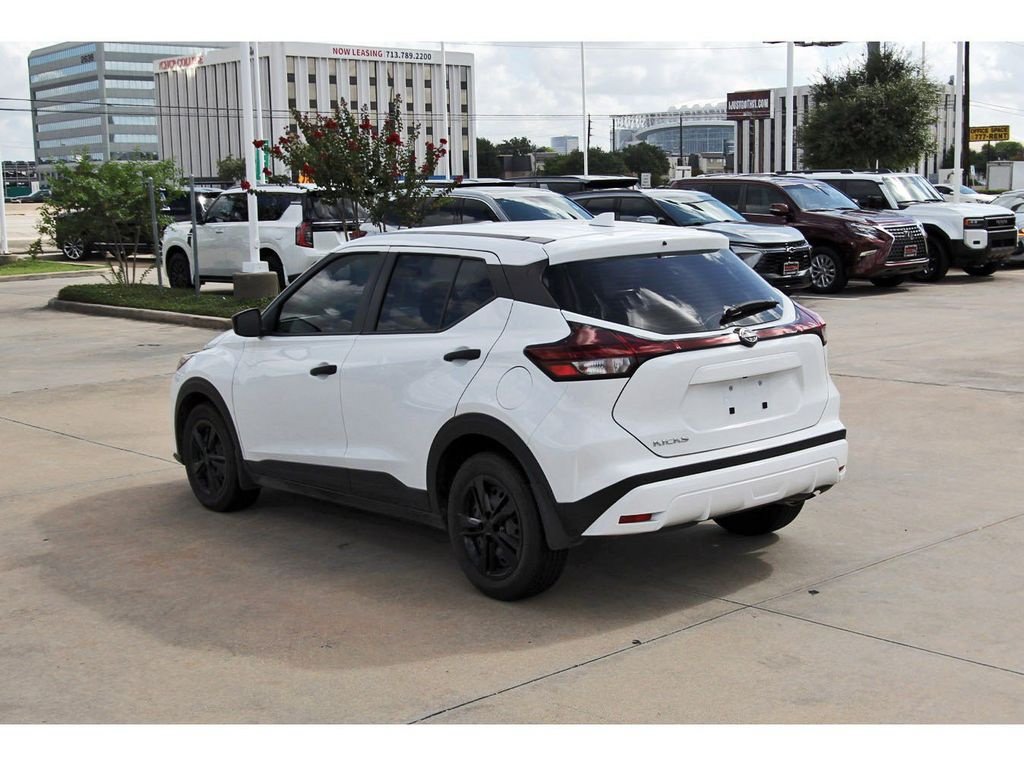 Used 2024 Nissan Kicks S FWD image 4