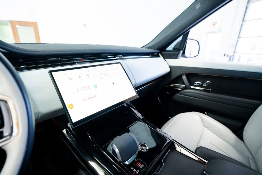 Used 2025 Land Rover Range Rover Sport Dynamic SE image 37