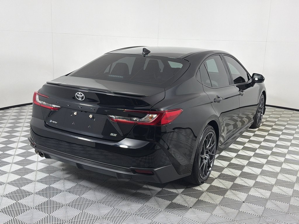 Used 2025 Toyota Camry SE w/ Convenience Package FWD image 5