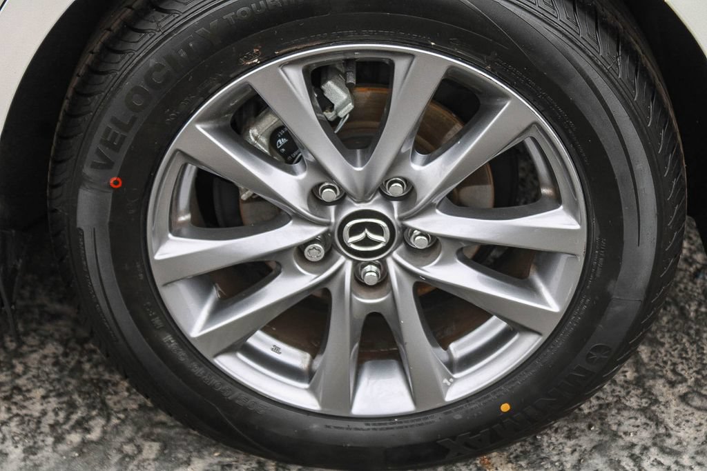 Used 2020 MAZDA MAZDA3 Sedan FWD image 11