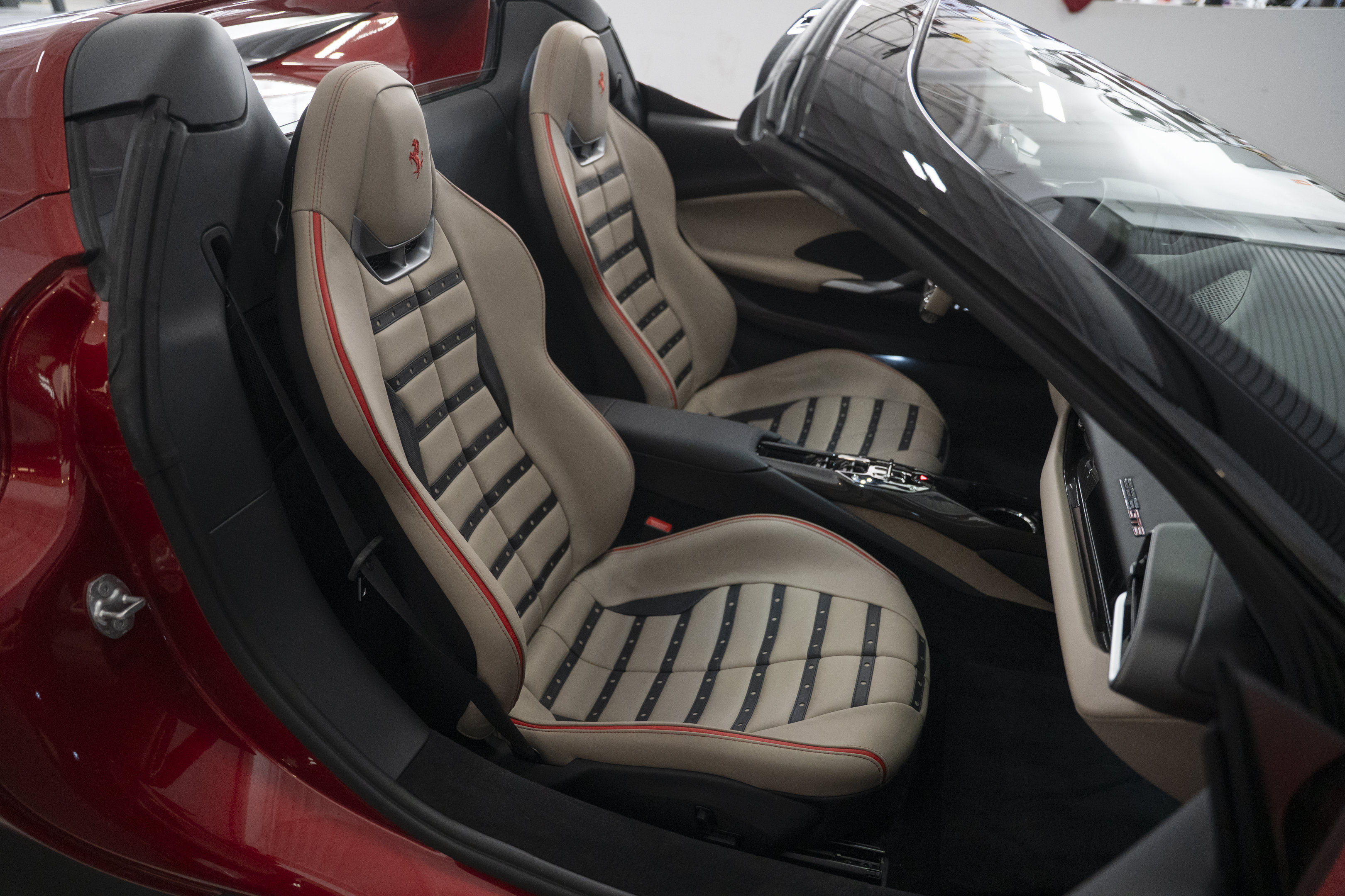 Used 2025 Ferrari 296 GTS RWD image 29