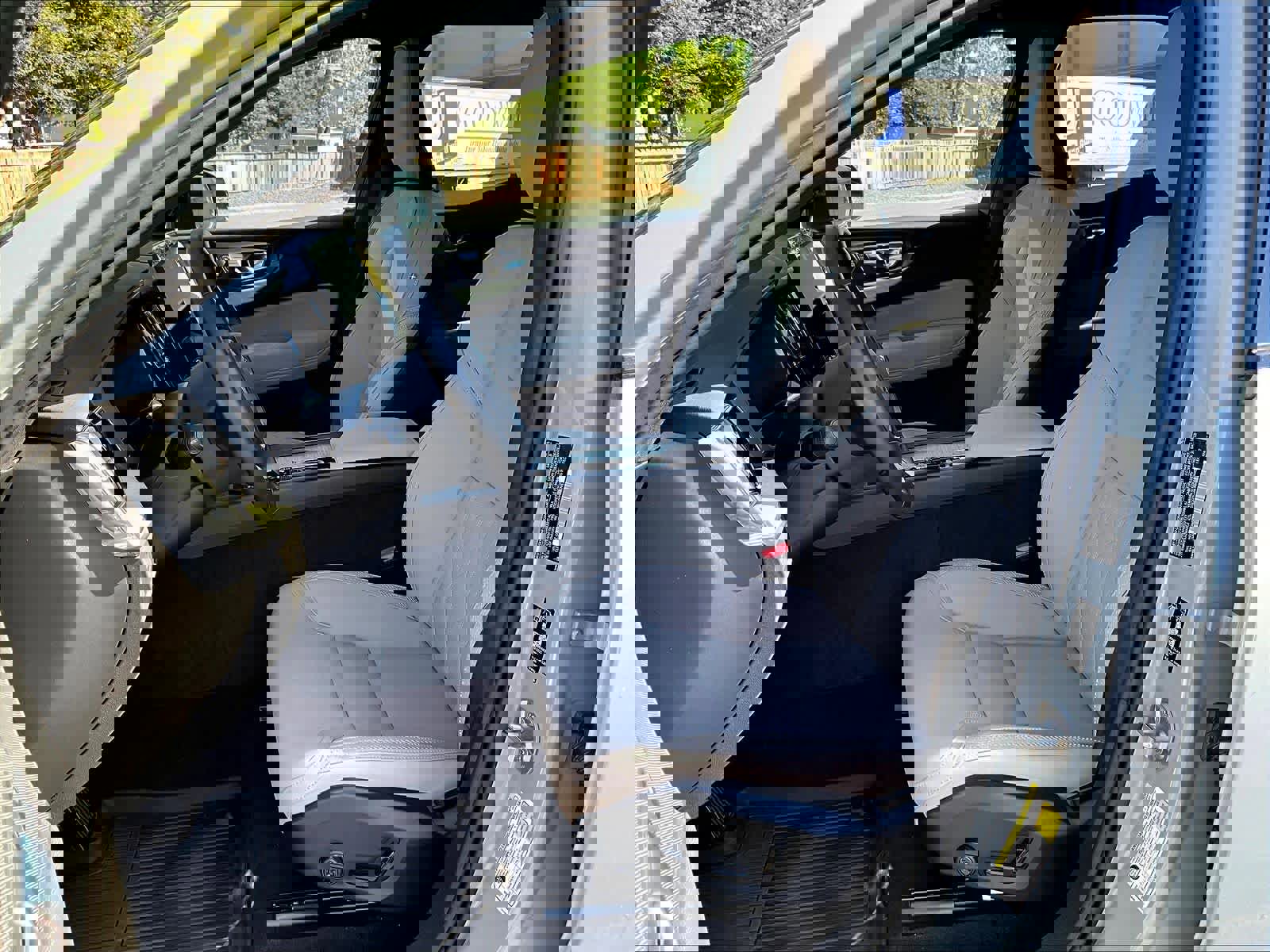 Used 2026 Volvo XC60 B5 Plus w/ Climate Package image 27