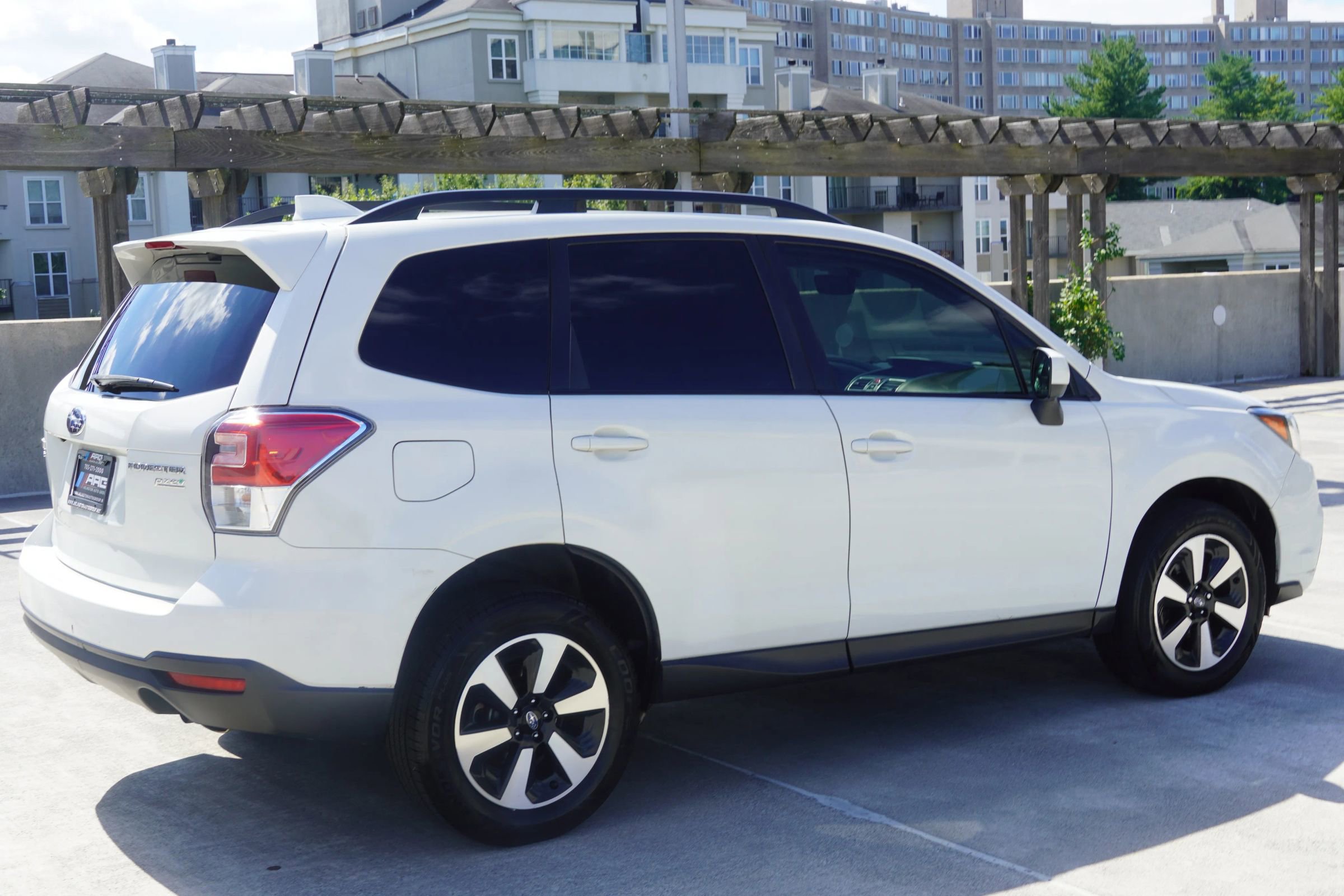 Used 2017 Subaru Forester 2.5i Premium w/ All-Weather Package image 4