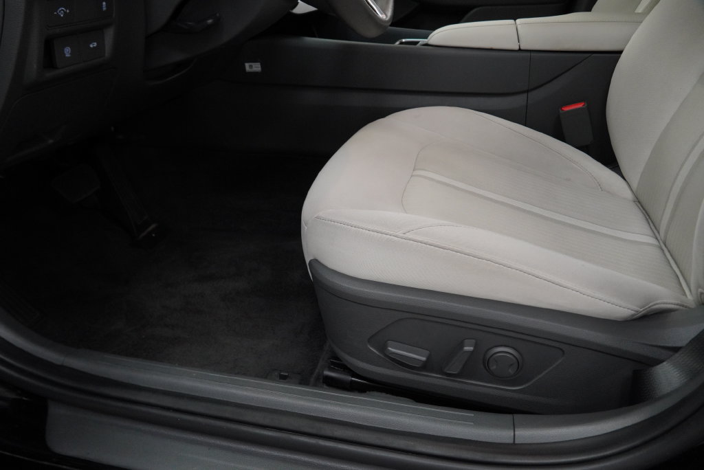 Used 2025 Hyundai Sonata SEL FWD image 35