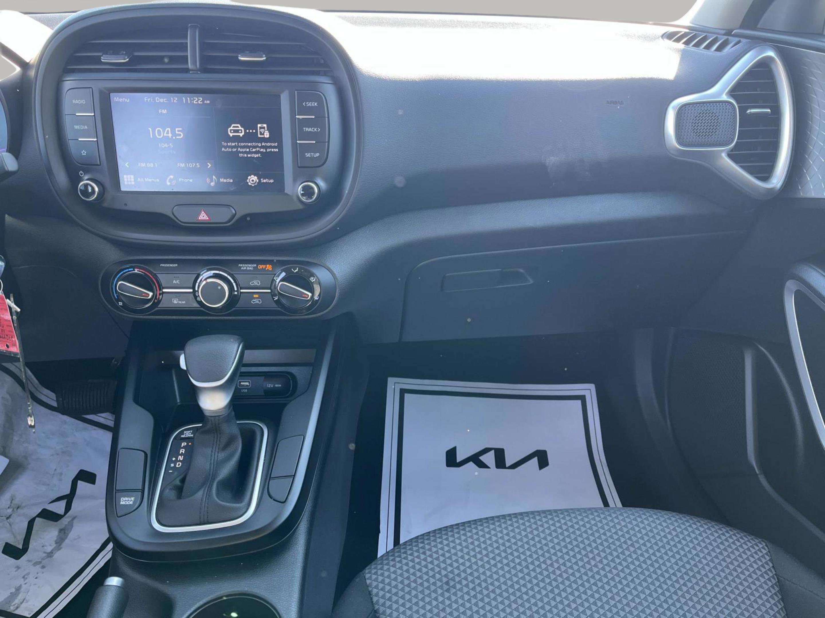 Used 2025 Kia Soul LX w/ LX Technology Package image 13