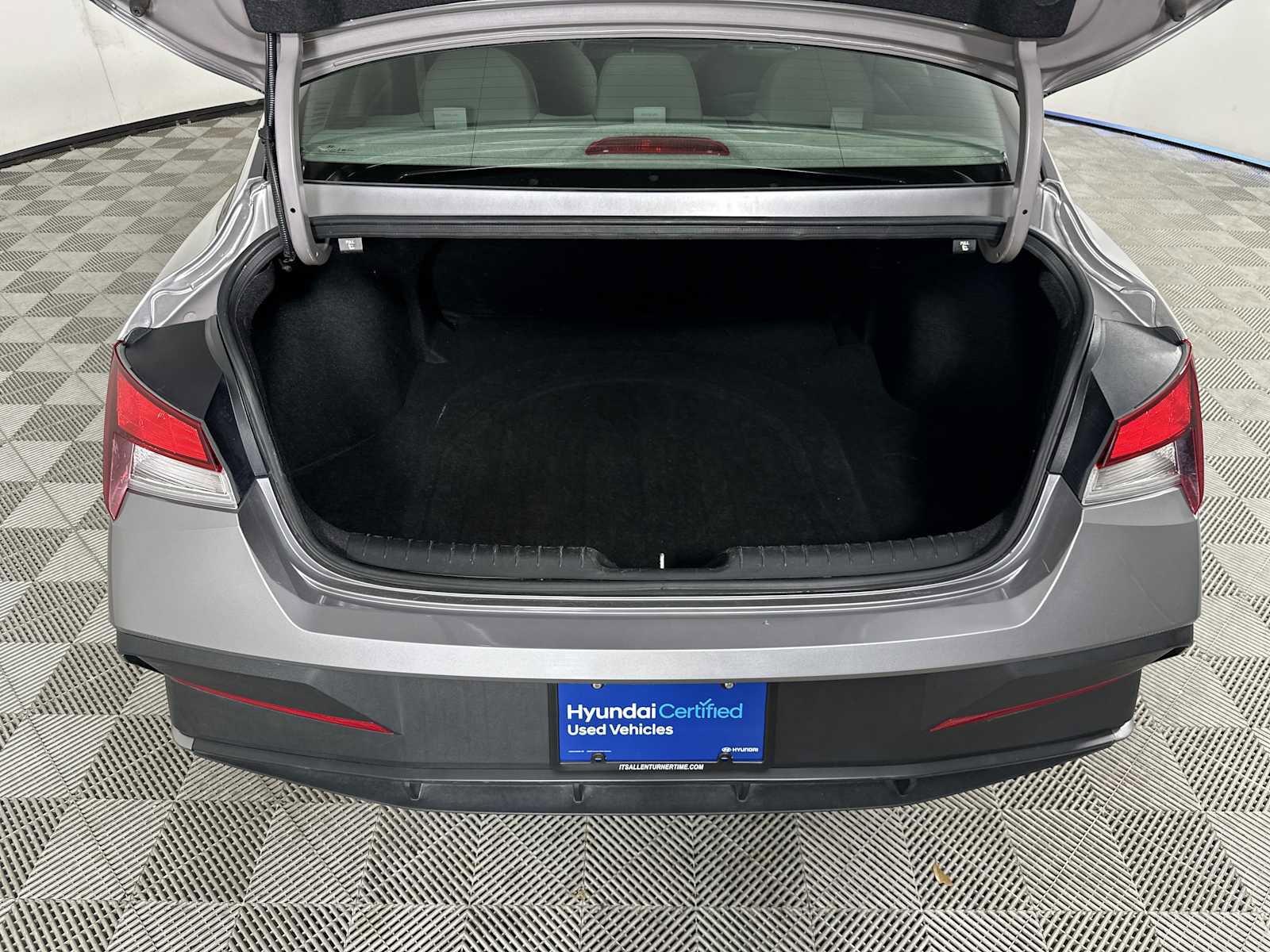 Certified 2024 Hyundai Elantra SEL FWD image 24