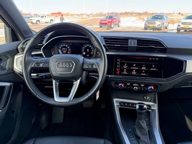 Used 2025 Audi Q3 2.0T Premium image 29