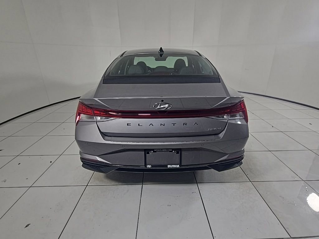 Used 2022 Hyundai Elantra Limited image 6