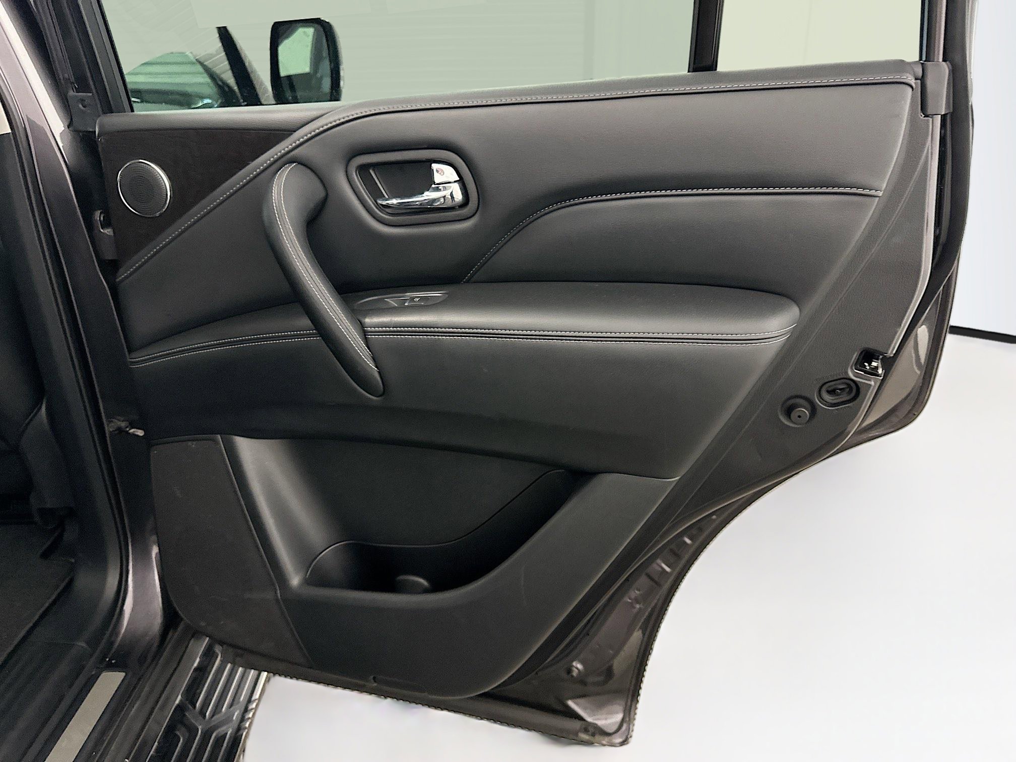 Used 2024 INFINITI QX80 Luxe image 34