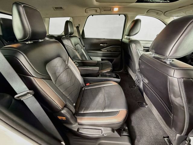 Used 2024 Nissan Pathfinder Platinum AWD/4WD image 31