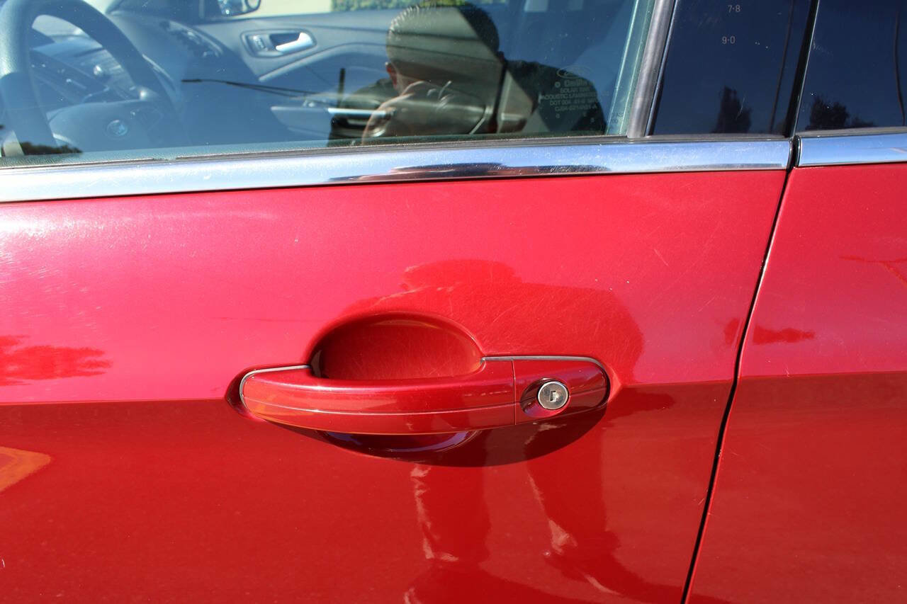 Used 2017 Ford Escape SE image 28