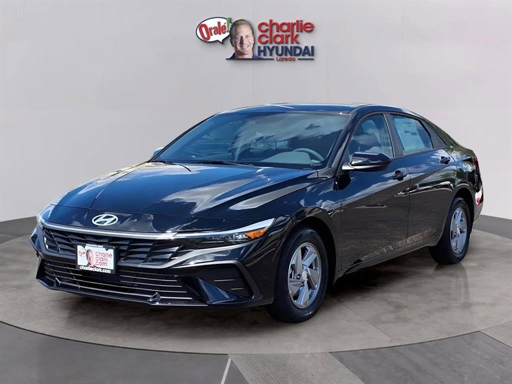 New 2025 Hyundai Elantra SE video 1
