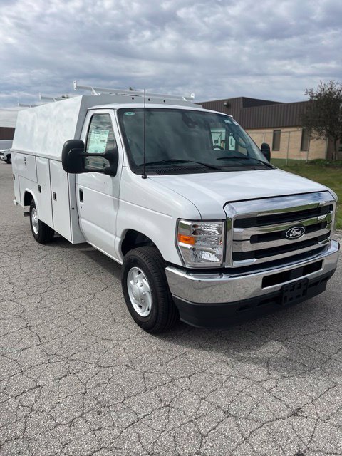 New 2026 Ford E-350 and Econoline 350 Super Duty w/ Power Equipment Group RWD image 1