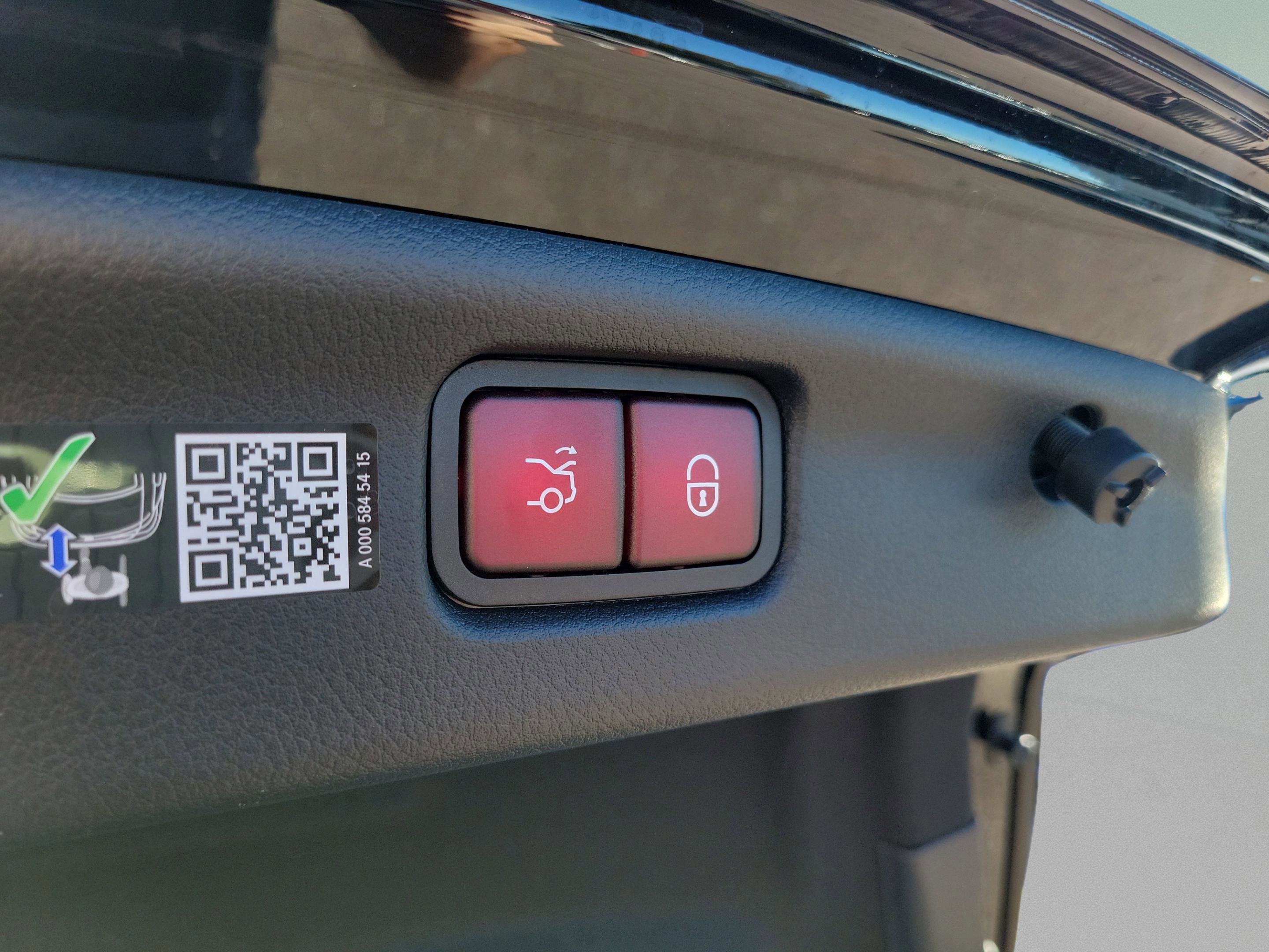 Certified 2026 Mercedes-Benz C 300 Sedan image 10