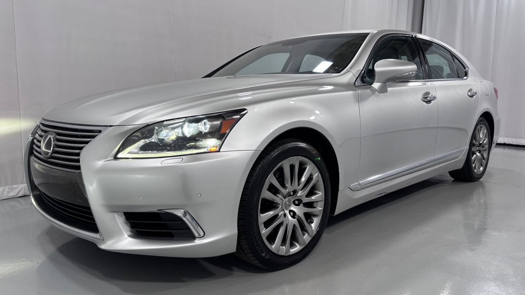Used 2013 Lexus LS 460 AWD w/ Ultra Luxury Pkg image 1