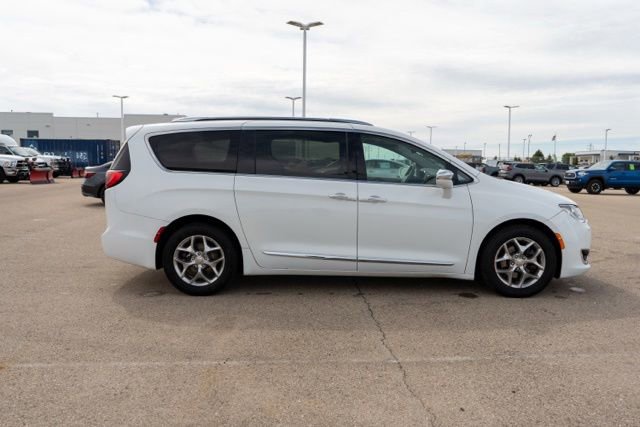 Used 2018 Chrysler Pacifica Limited FWD image 8
