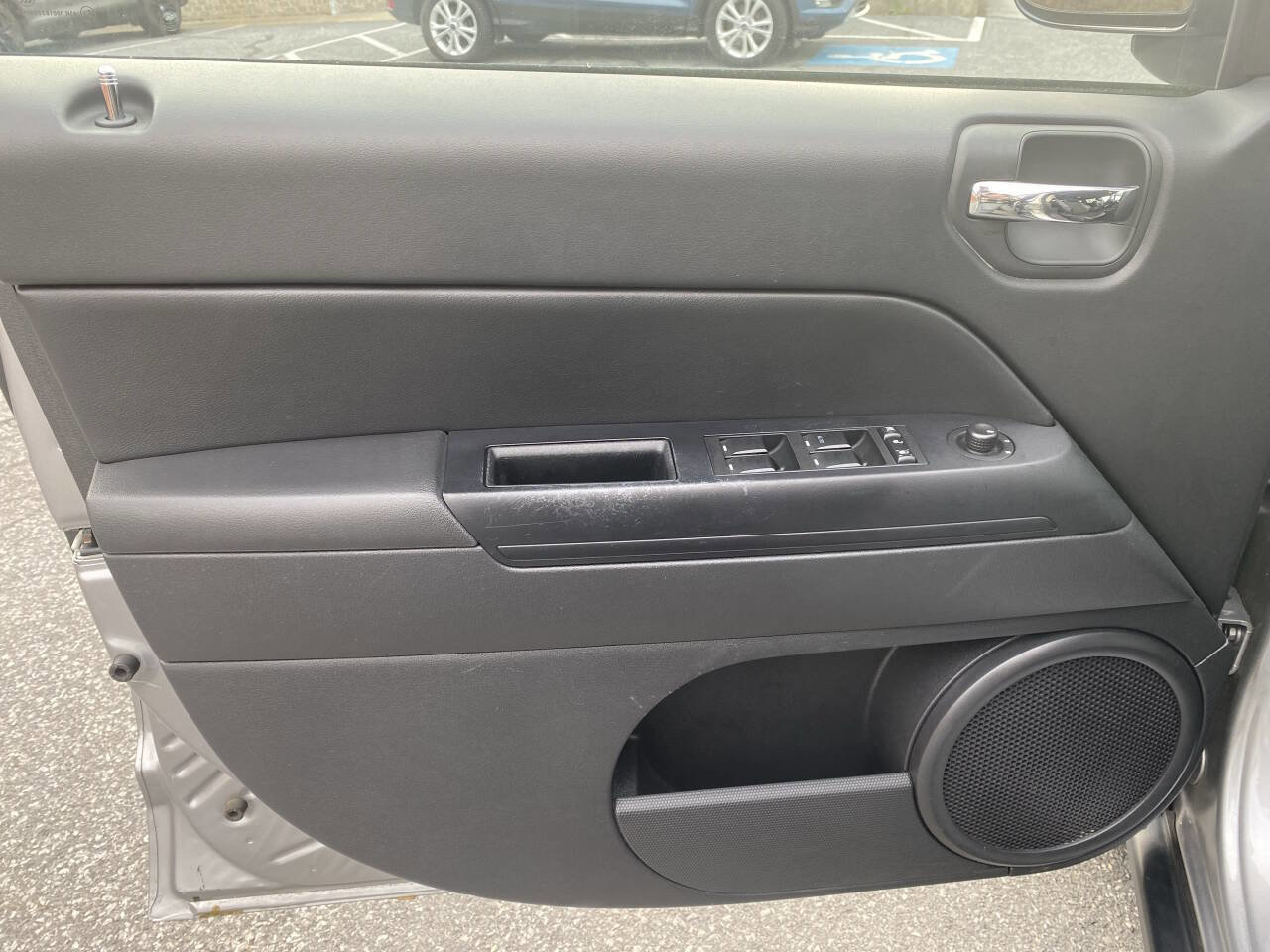 Used 2017 Jeep Compass 75th Anniversary w/ Power Value Group image 10