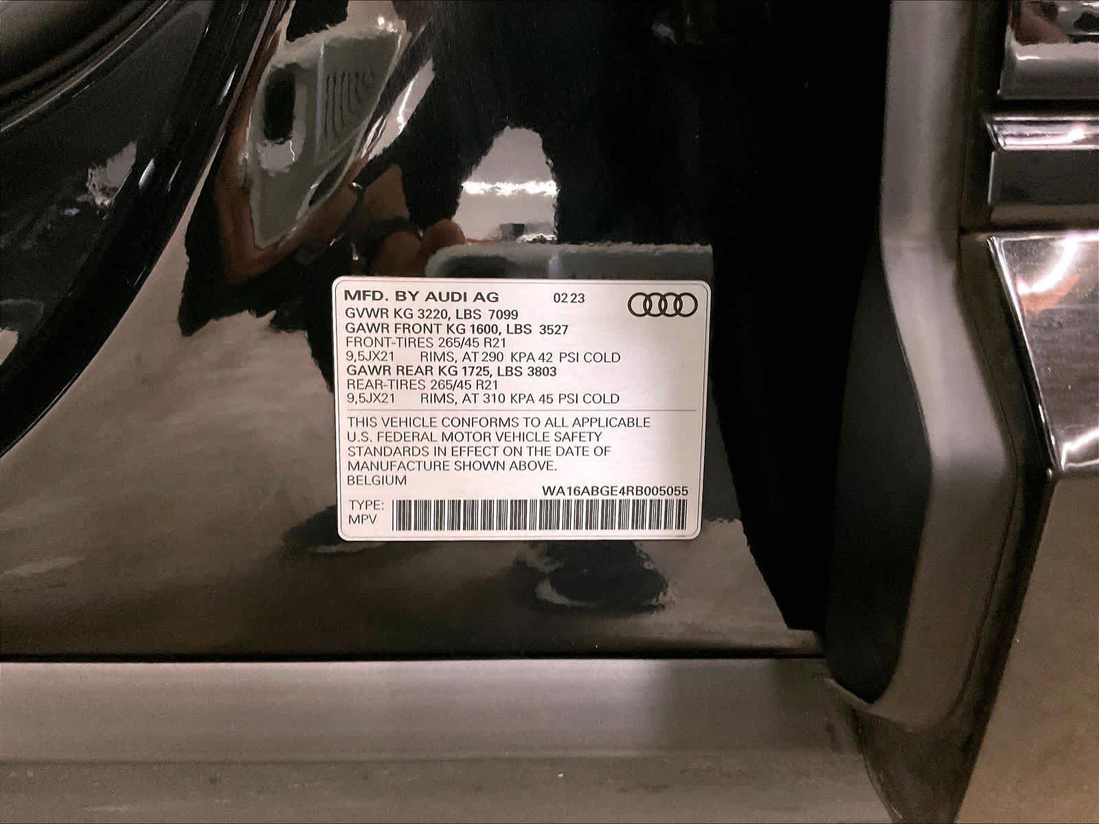 Used 2024 Audi Q8 e-tron Prestige w/ Prestige Package AWD/4WD image 34