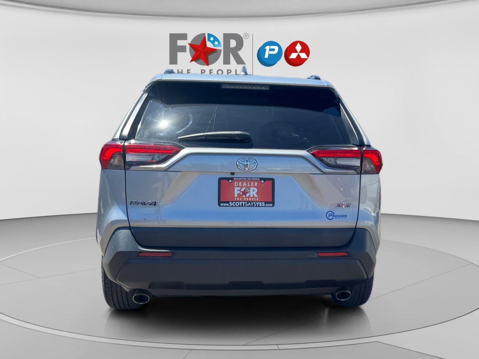 Used 2021 Toyota RAV4 XLE FWD image 4