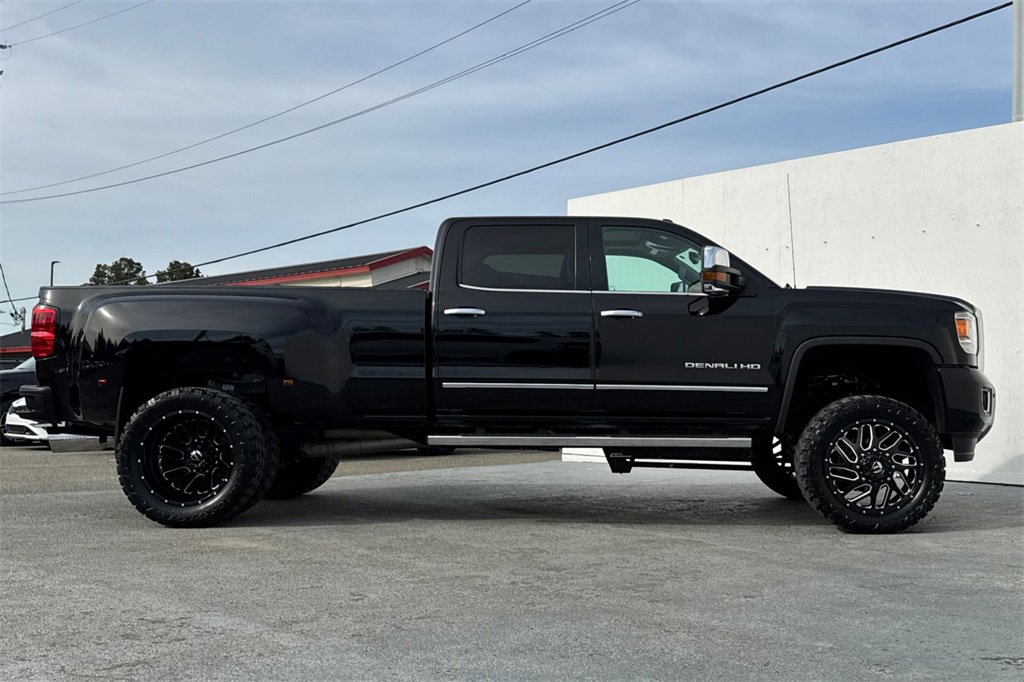 Used 2015 GMC Sierra 3500 Denali w/ Duramax Plus Package image 2