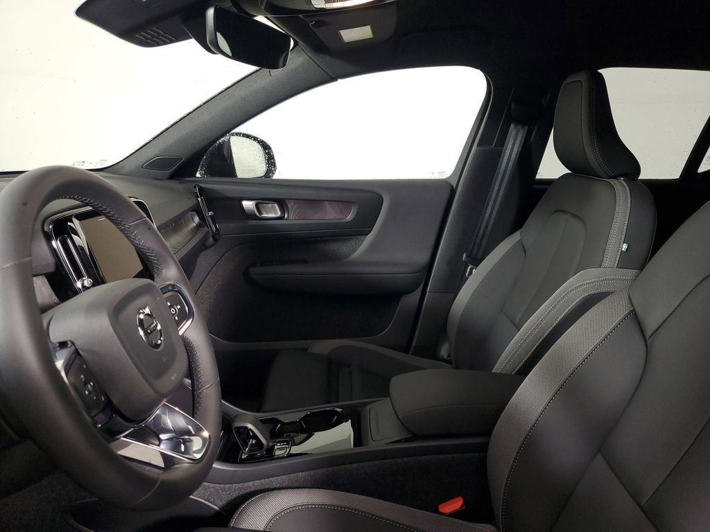 Certified 2024 Volvo XC40 Recharge Core w/ Protection Package Premier image 24