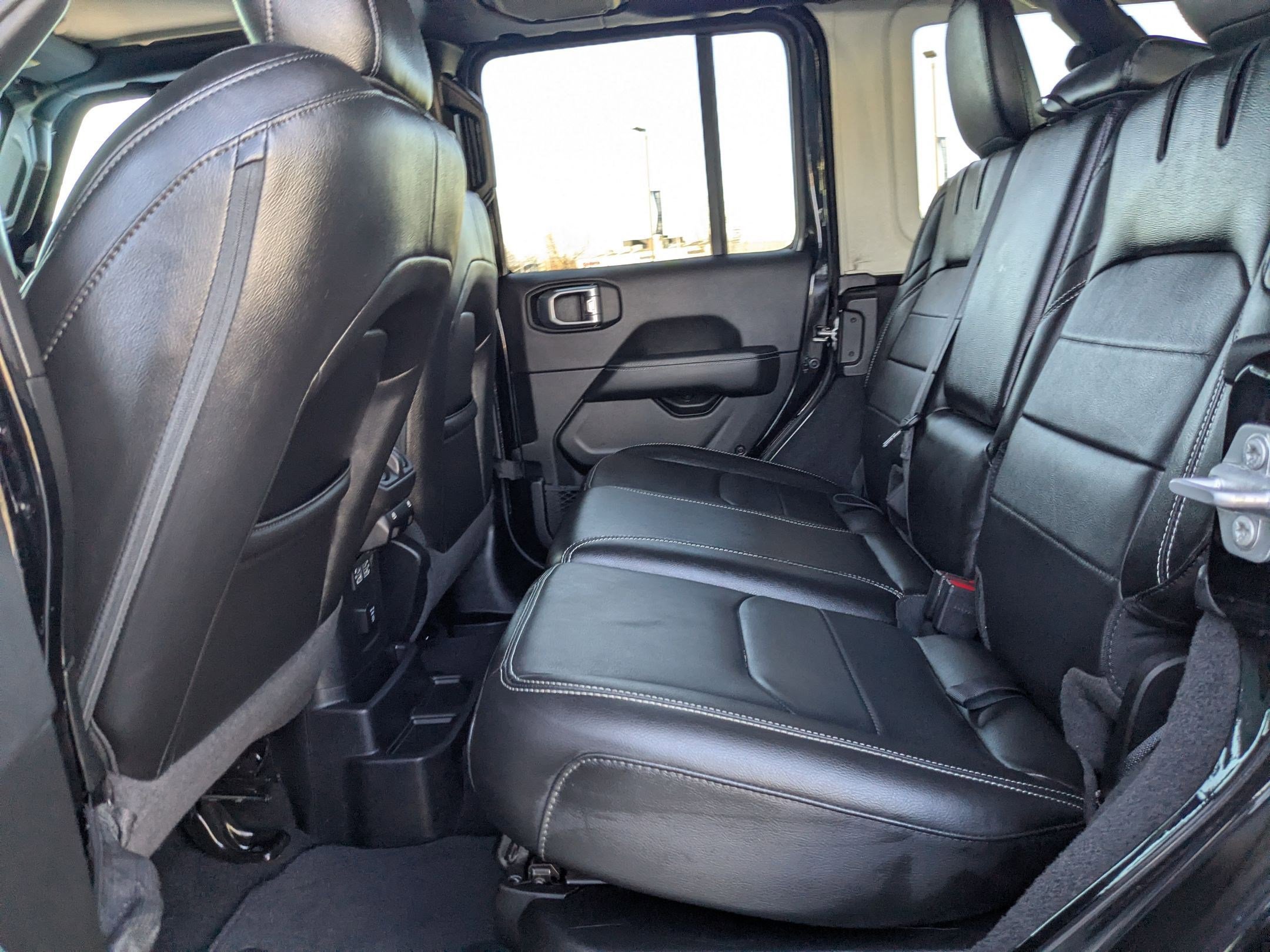 Used 2023 Jeep Wrangler Sahara image 25