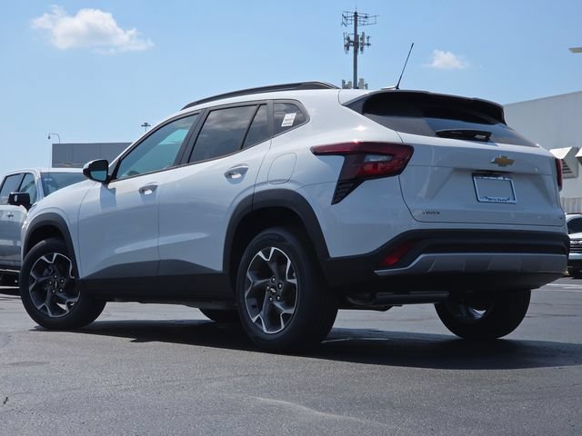 New 2026 Chevrolet Trax LT w/ LT Convenience Package FWD image 11