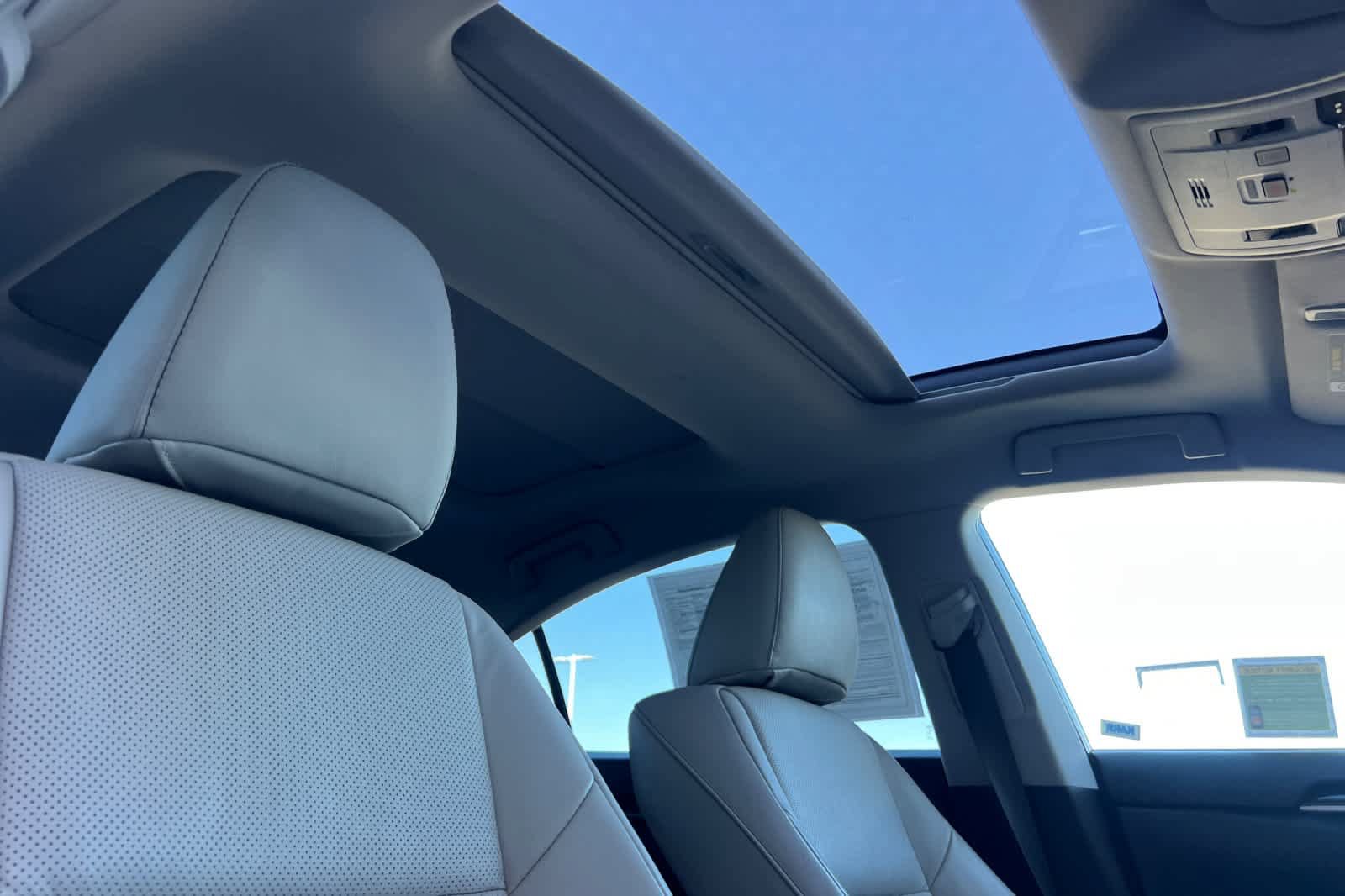 Used 2018 Lexus ES 350 w/ Luxury Package w/Wood Trim FWD image 17