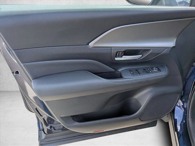 New 2026 Toyota Grand Highlander XLE image 11