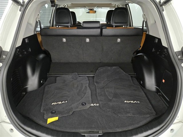 Used 2018 Toyota RAV4 Limited image 19