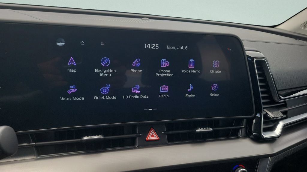 Used 2025 Kia Sportage EX FWD image 22
