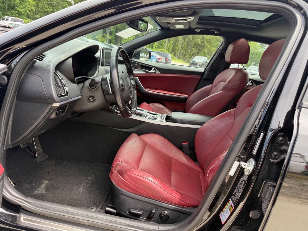 Used 2018 Kia Stinger GT1 RWD image 12