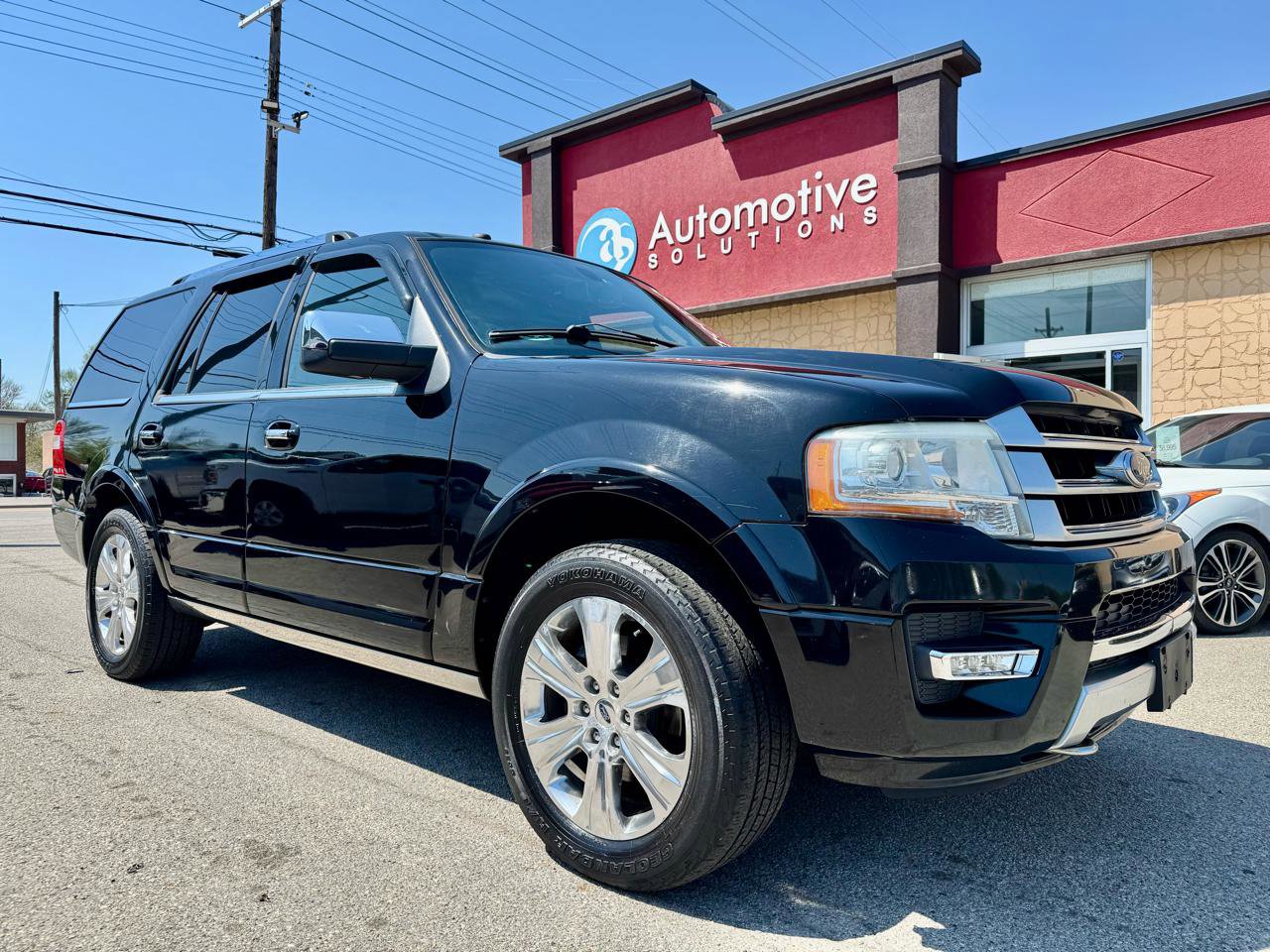 Used 2016 Ford Expedition Platinum image 2