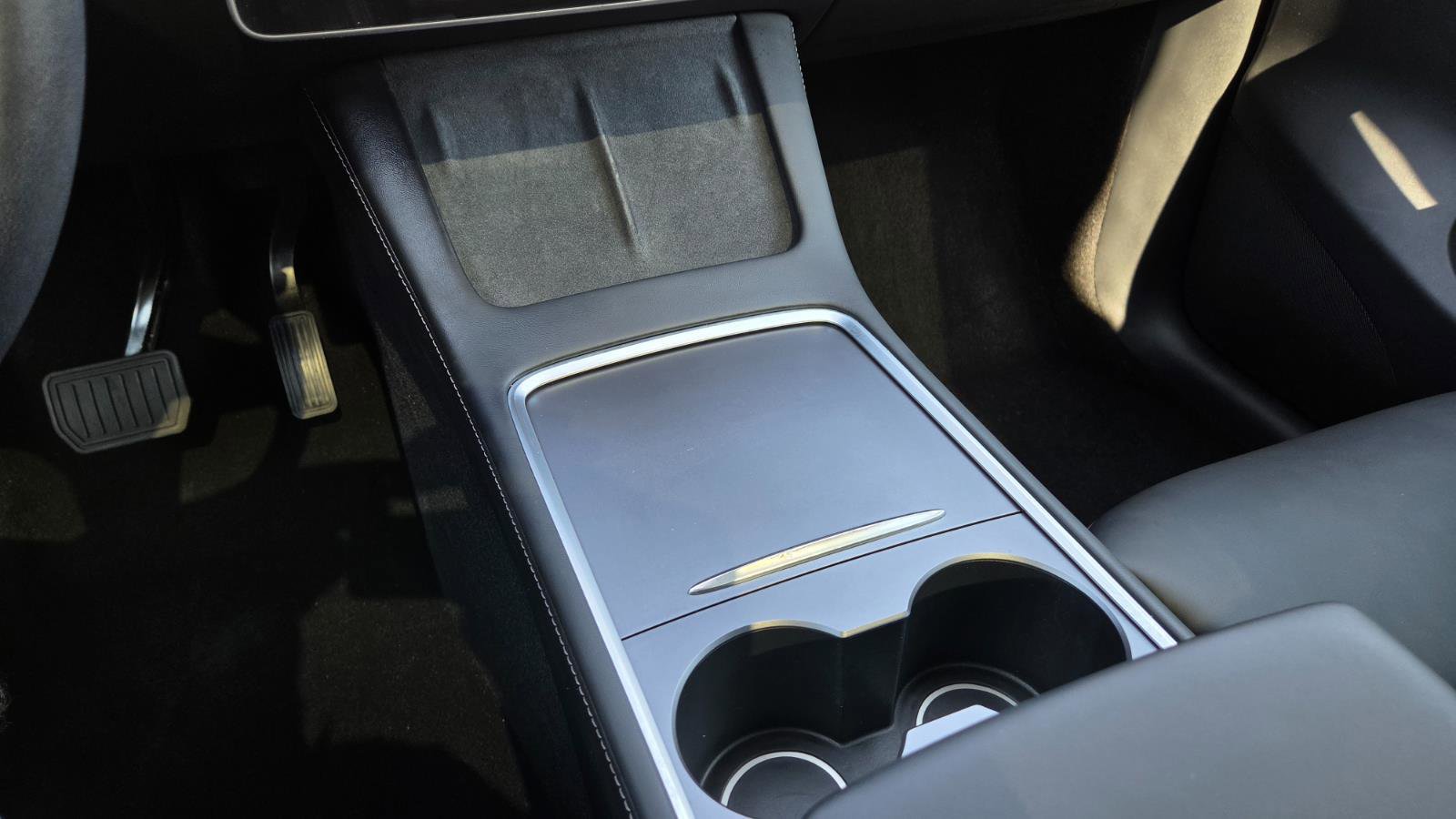 Used 2023 Tesla Model Y Long Range image 37