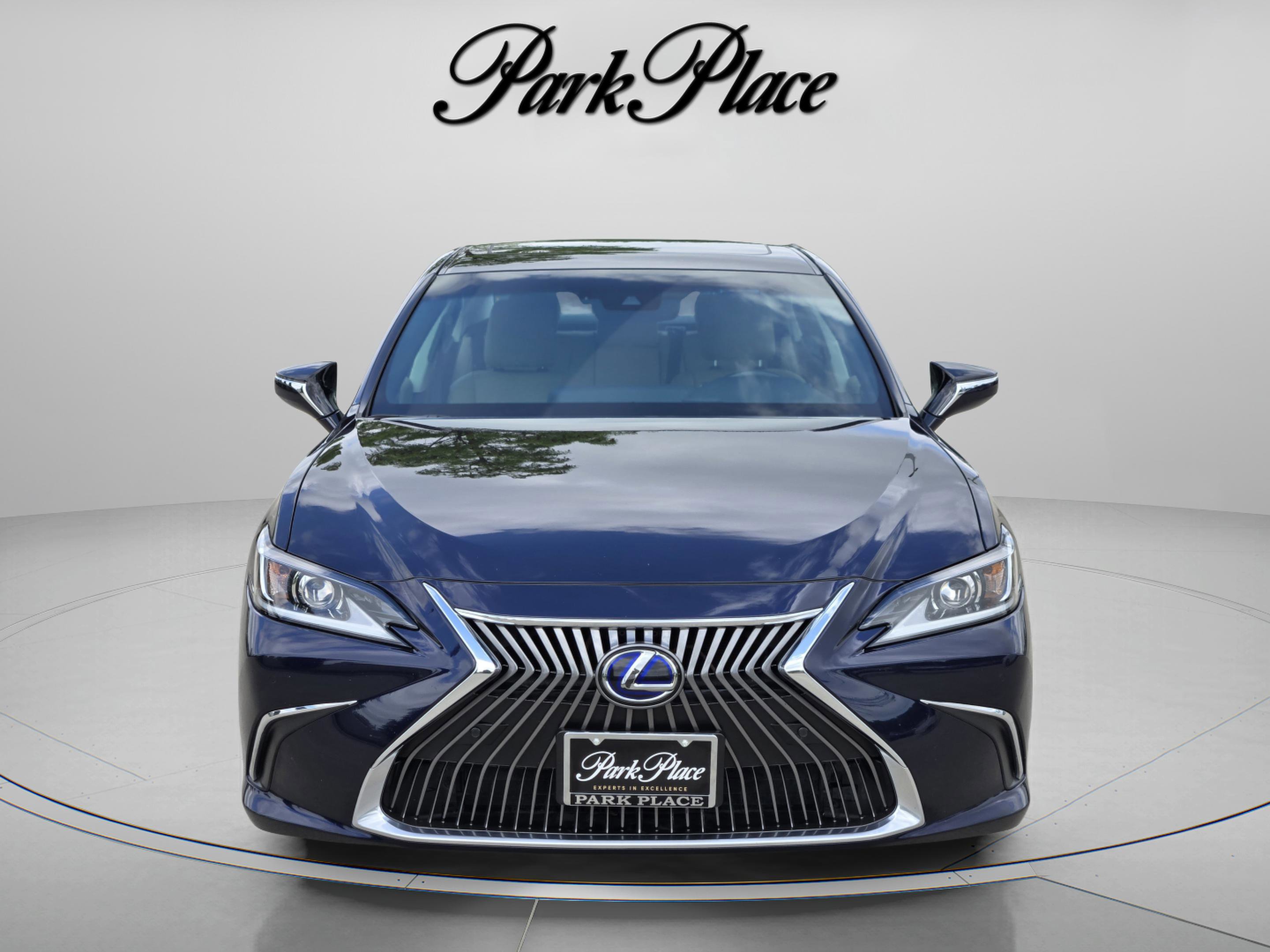 Used 2019 Lexus ES 300h w/ Premium Package image 8