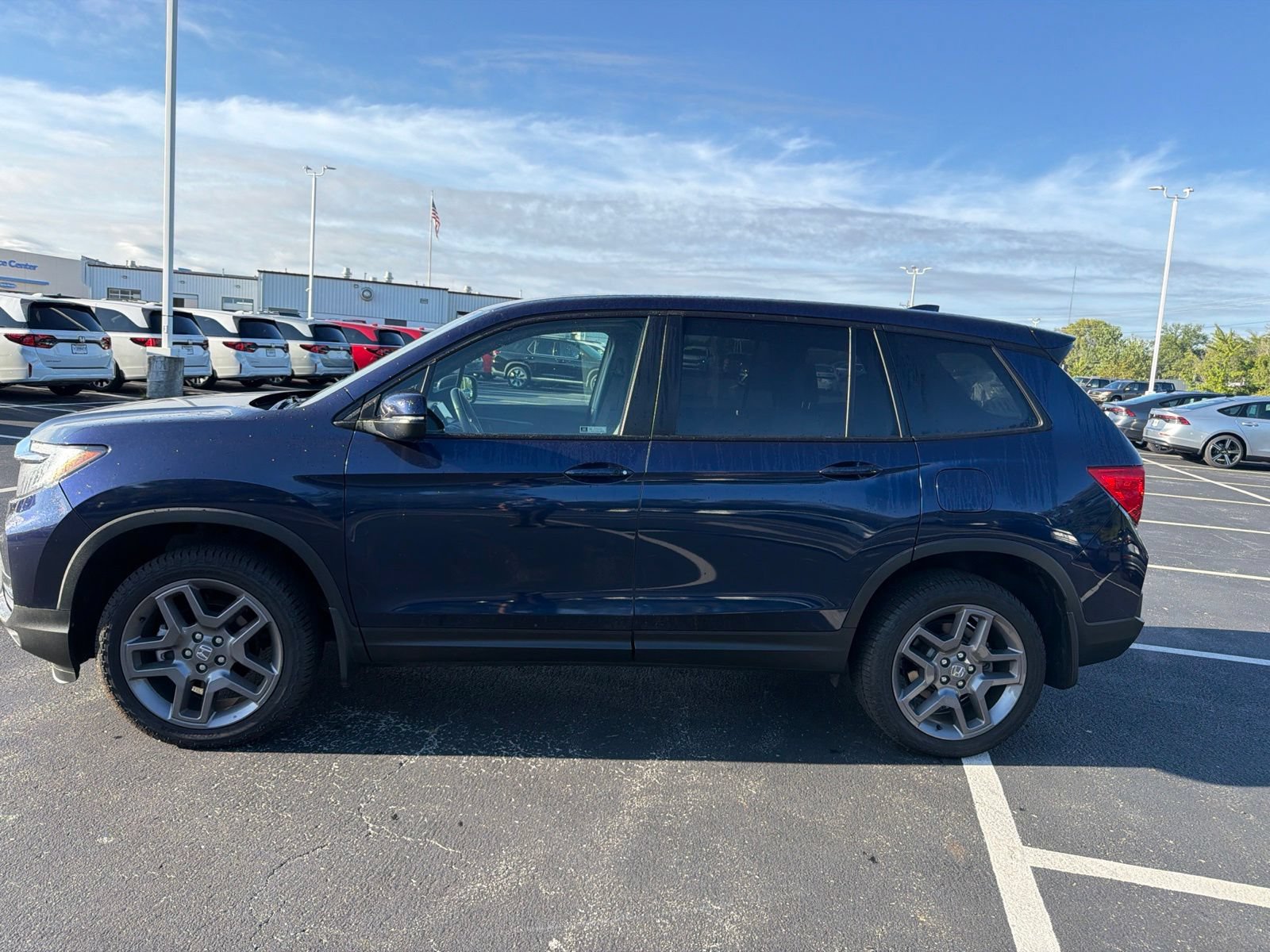 Used 2023 Honda Passport EX-L image 3