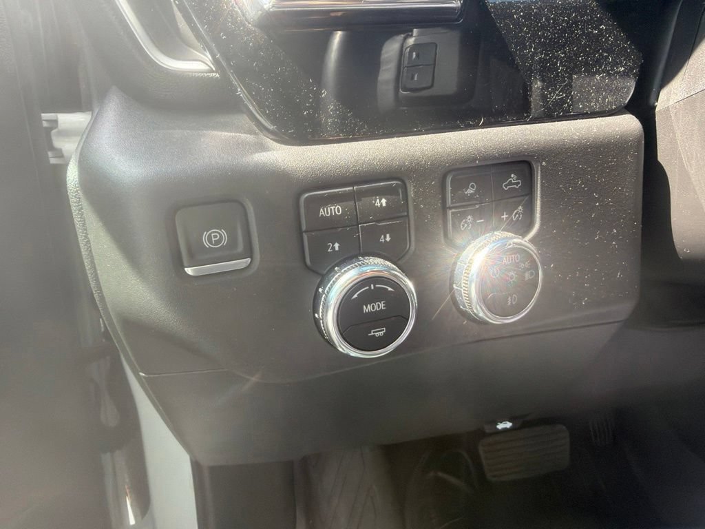 Used 2023 GMC Sierra 1500 SLT w/ SLT Premium Package AWD/4WD image 16