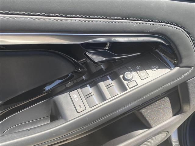 Used 2021 Land Rover Range Rover Evoque R-Dynamic SE AWD/4WD image 12